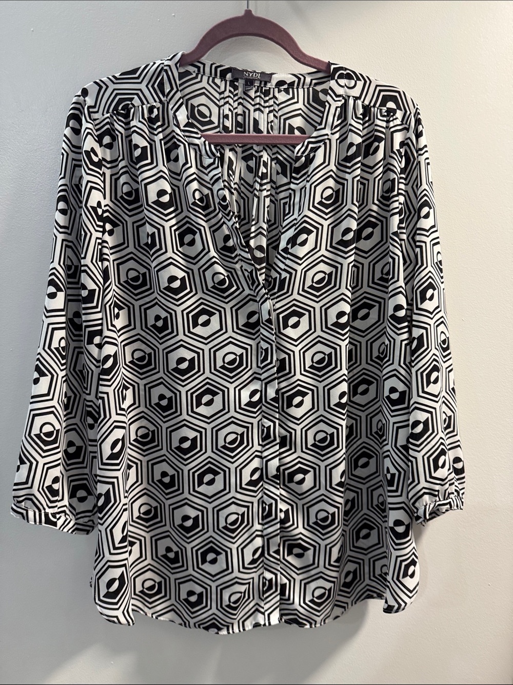 NYDJ Black & White Geometric V-Neck Blouse
